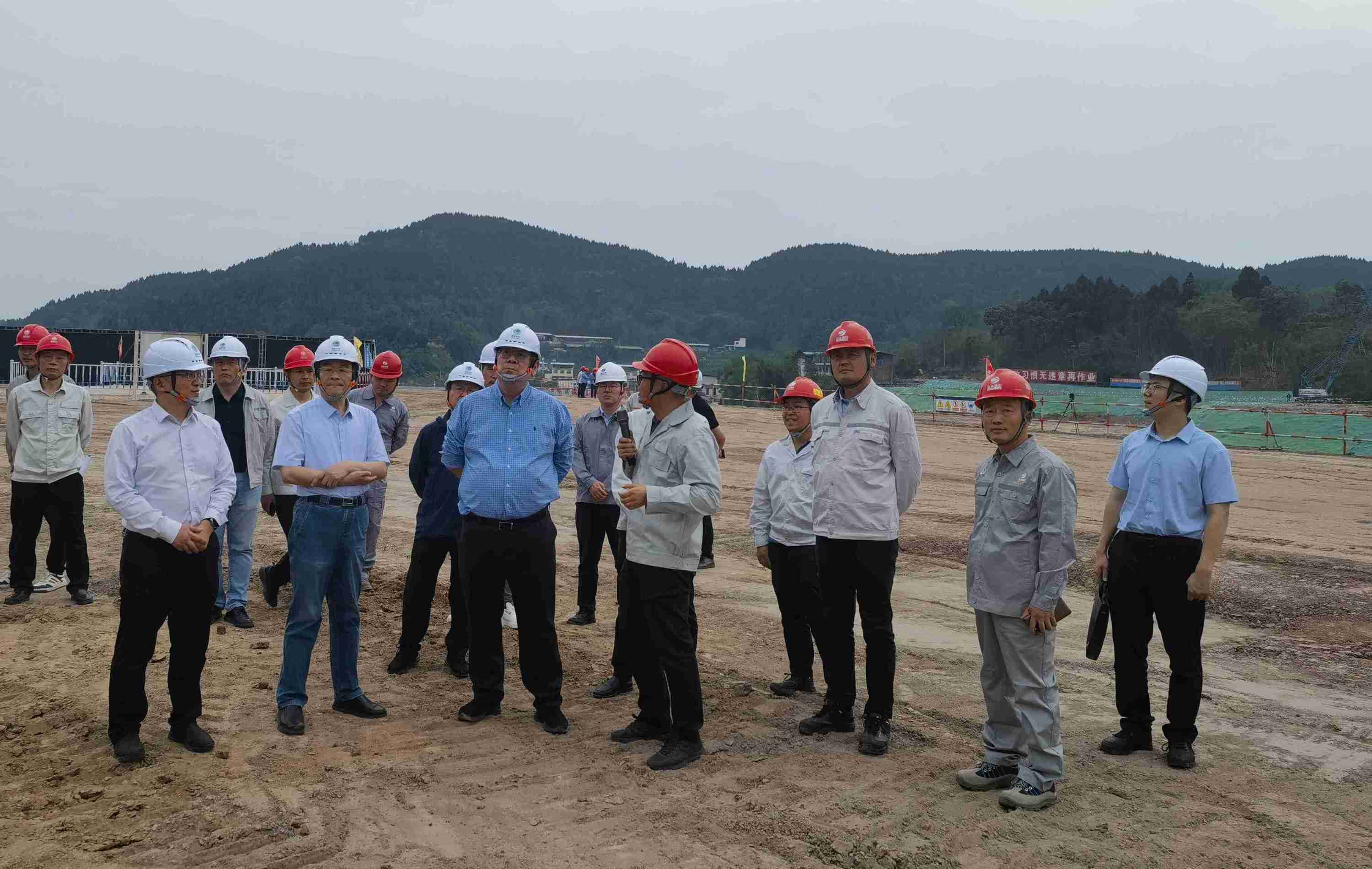 国家电网k体育(中国)孟庆强总工程师莅临川渝特高压交流工程调研指导工作 国家电网k体育(中国)孟庆强总工程师莅临川渝特高压交流工程调研指导工作