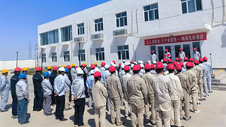 国网能源哈密一通道风光多能互补项目“安全生产月”活动启动 国网能源哈密一通道风光多能互补项目“安全生产月”活动启动