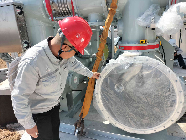 津辉储能220kV升压电站成功带电运行 津辉储能220kV升压电站成功带电运行