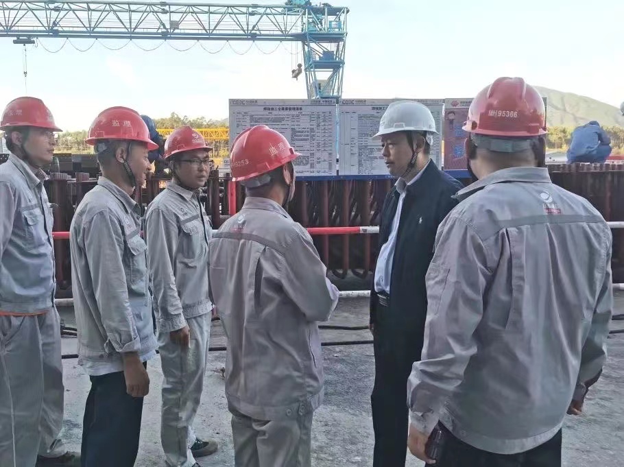 张恒董事长到广东国能清远项目监理部监督检查 张恒董事长到广东国能清远项目监理部监督检查