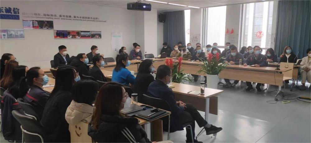 东风正劲启新程 重任千钧再奋蹄 东风正劲启新程 重任千钧再奋蹄