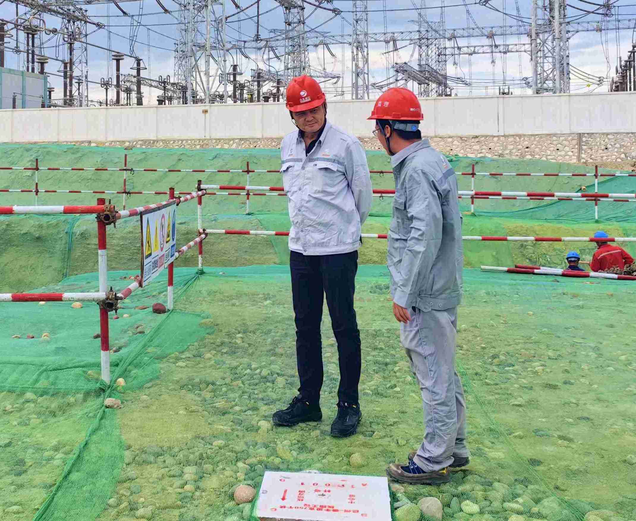 尹展总经理到巴铁若750千伏线路工程项目检查指导 尹展总经理到巴铁若750千伏线路工程项目检查指导